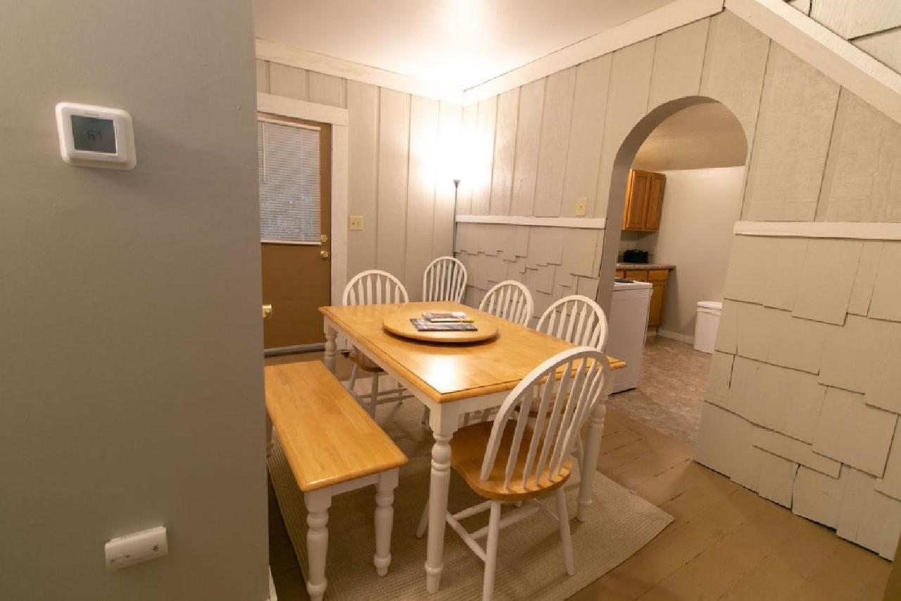 Downtown 2 Bedroom Cottage, Sleeps 6, Walking Distance To Honeywell, Downtown Restaurants, Shopping Wabash Eksteriør bilde