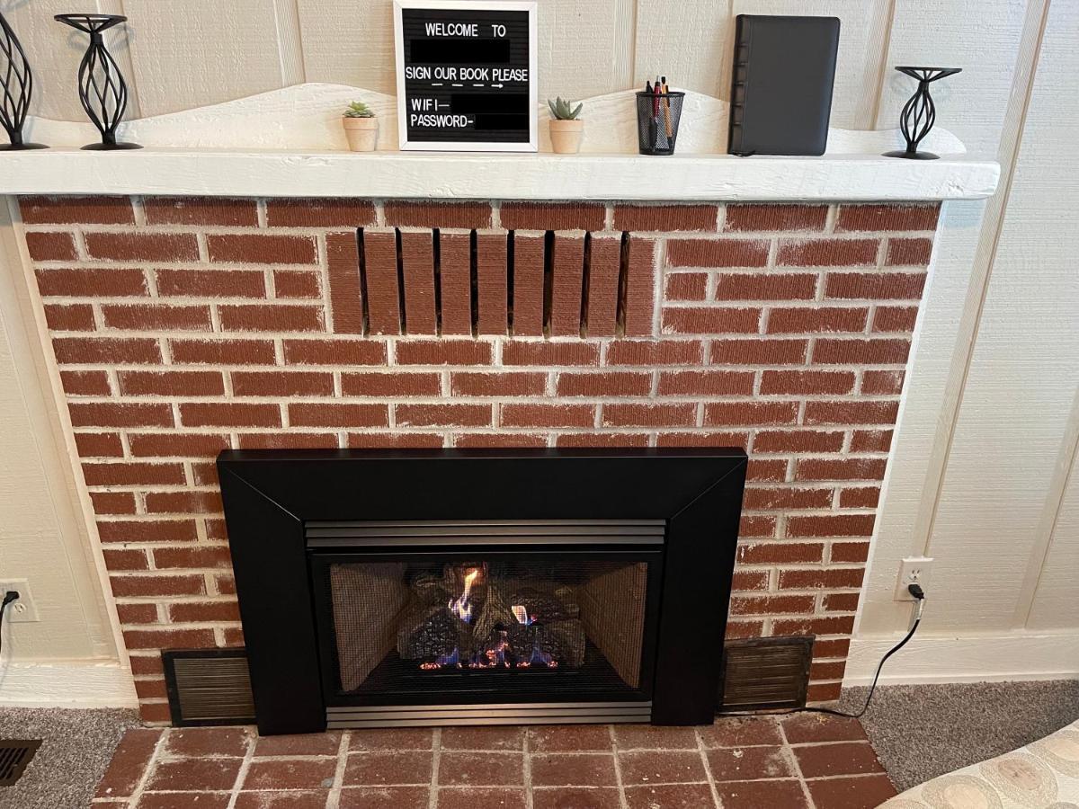 Downtown 2 Bedroom Cottage, Sleeps 6, Walking Distance To Honeywell, Downtown Restaurants, Shopping Wabash Eksteriør bilde
